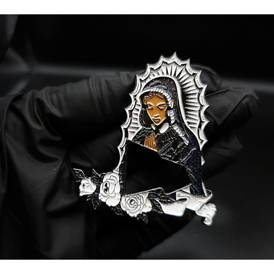 Nueva Era Virgen Maria  Hat Pin Black